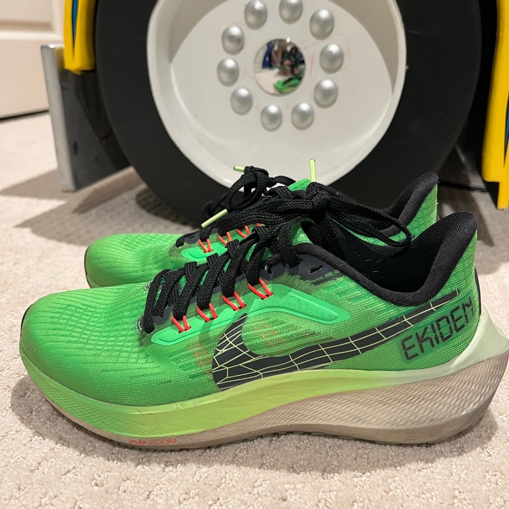 Nike Pegasus 39 Size 4